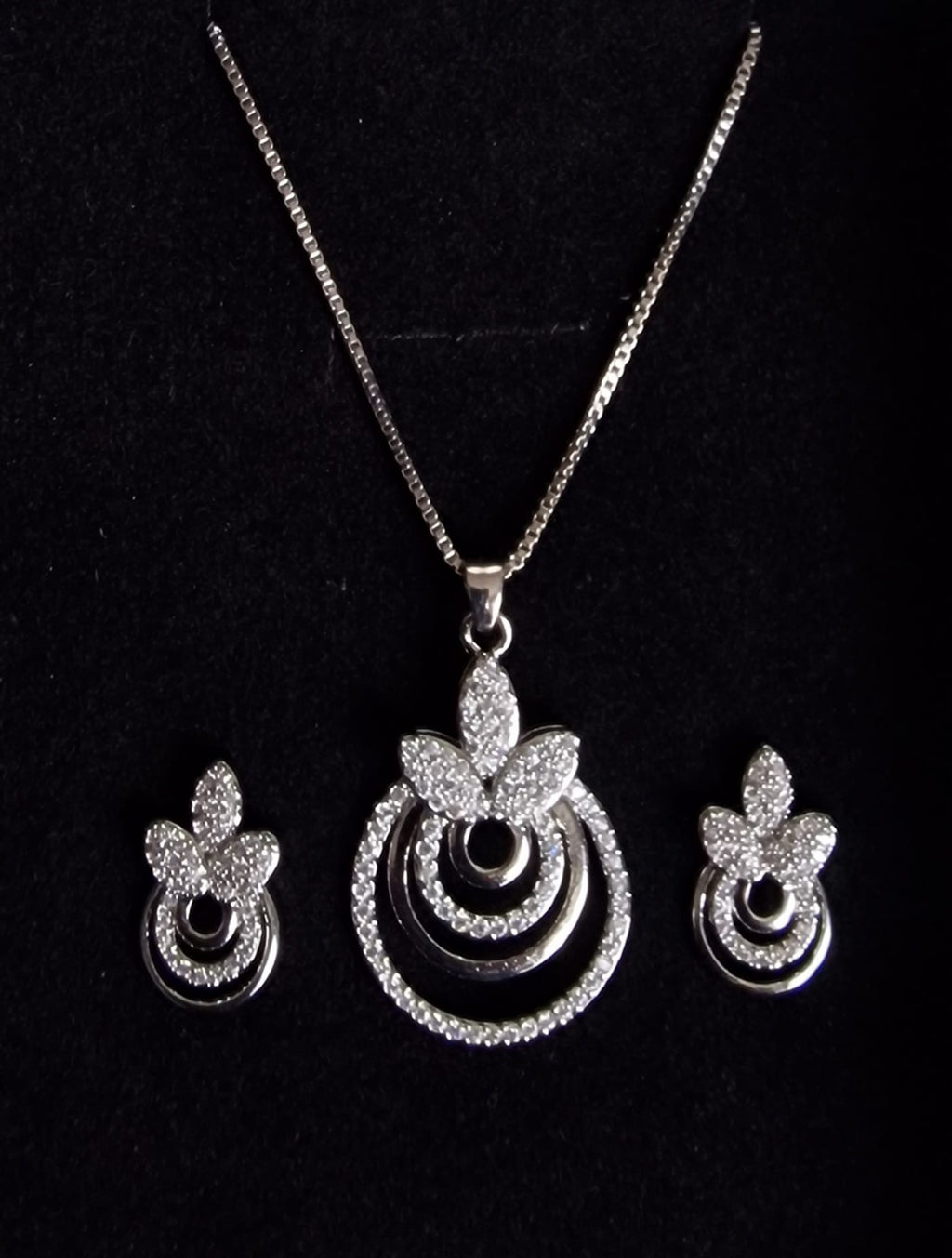 black bumble bee (aka TRIPLE B)