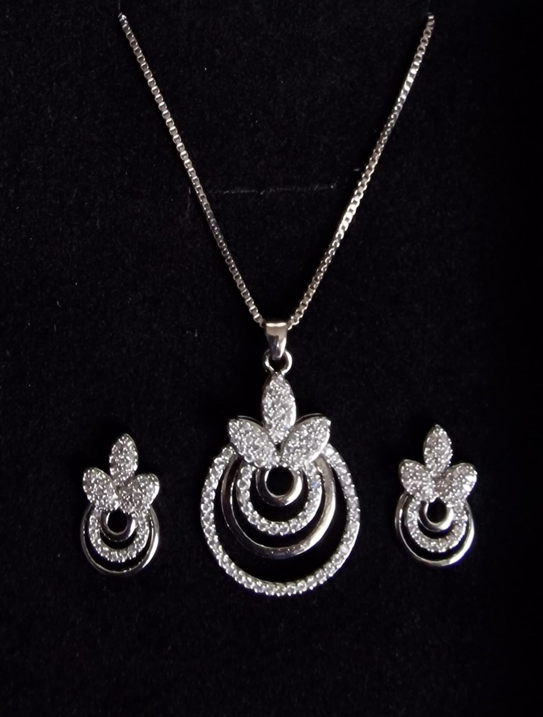 black bumble bee (aka TRIPLE B)