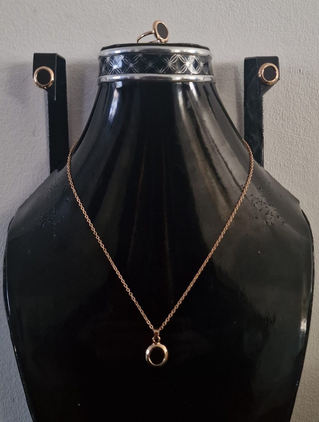 7 layers of hair's brother